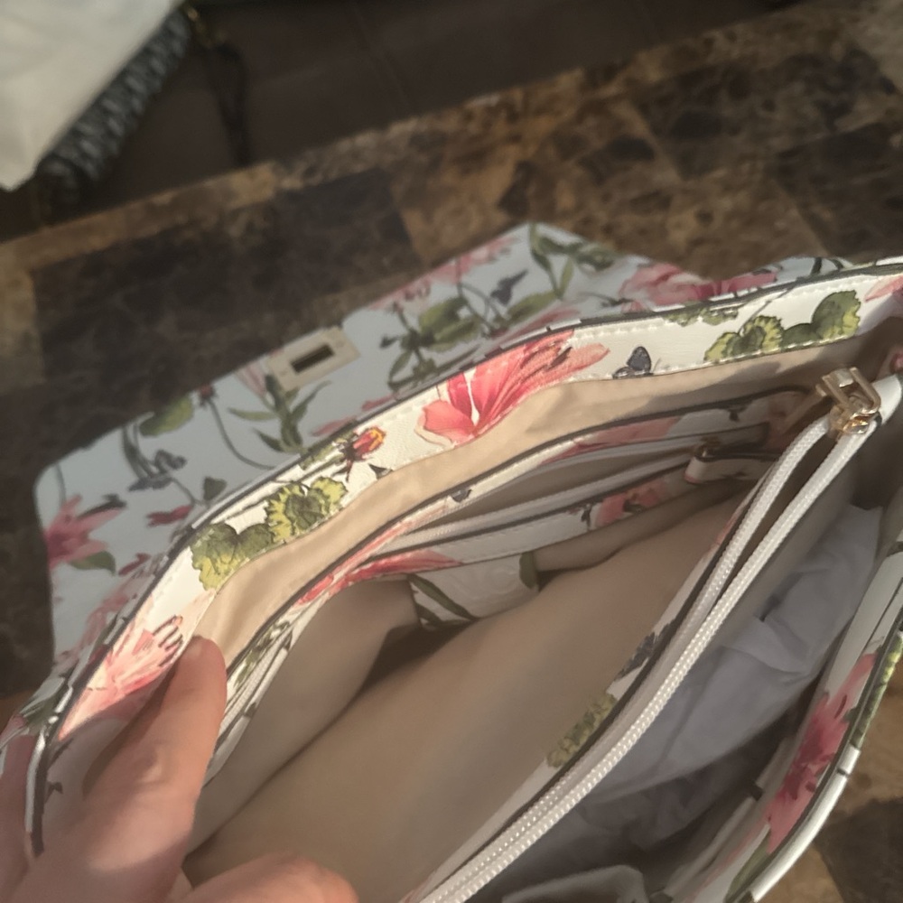 N.C Floral Crossbody Bag 🌸🌸🌸 - Picture 10 of 12